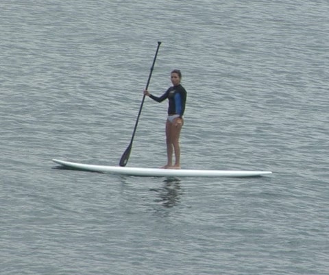 Eva Longoria fait du Stand Up Paddle en bikini