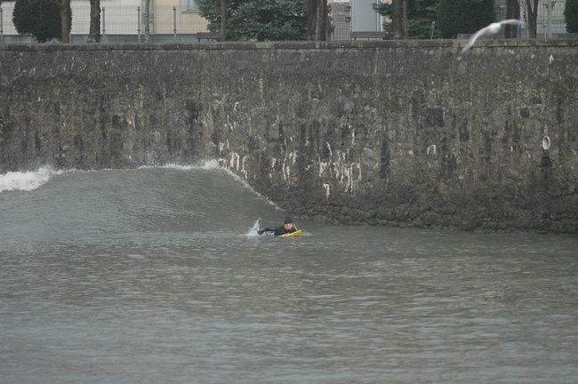 Faire du stand up paddle sur le Rio Urumea à Saint Sébastien