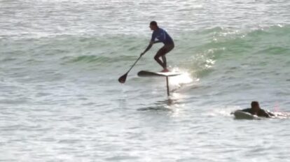 Stand up paddle foil session avec Bruno André