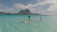 Stand up paddle dans le lagon de Bora Bora