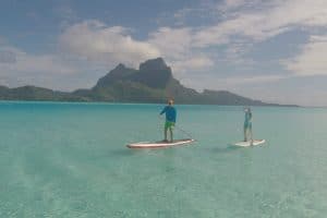 Stand up paddle dans le lagon de Bora Bora