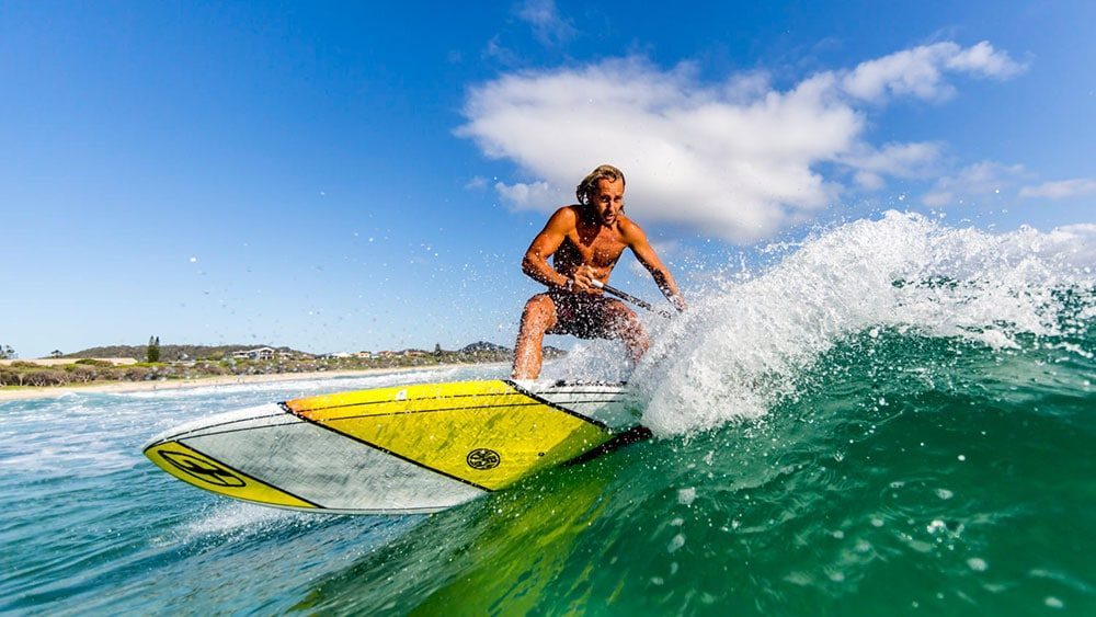 Dimitri Georges découvre les vagues australiennes en stand up paddle