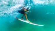 Dimitri Georges découvre les vagues australiennes en stand up paddle