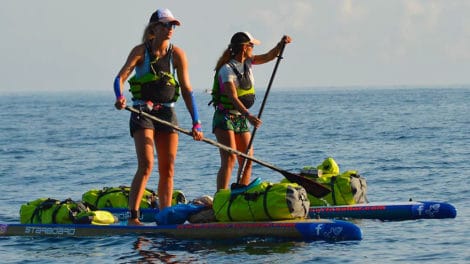 555km en stand up paddle pour sensibiliser à la pollution marine