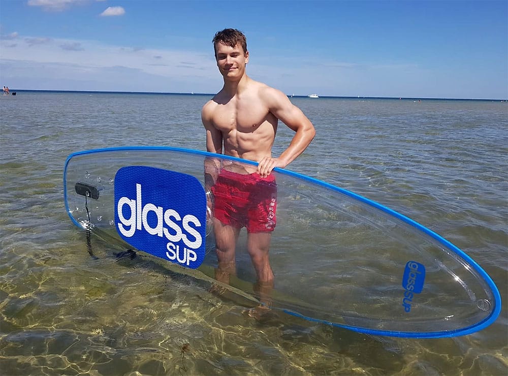 GlassSUP, la planche de stand up paddle entièrement transparente