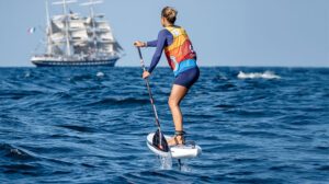 Le Crozon Foil Festival 2025 a offert une entrée spectaculaire ce mardi 14 octobre avec l’épreuve inaugurale, le Downwind Foil Elite.