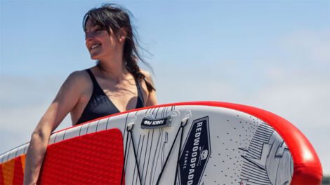 Julie Defrance aux commandes de Redwoodpaddle